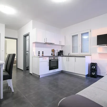 Lilly Apartament